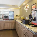 Super 8 By Wyndham Fortuna