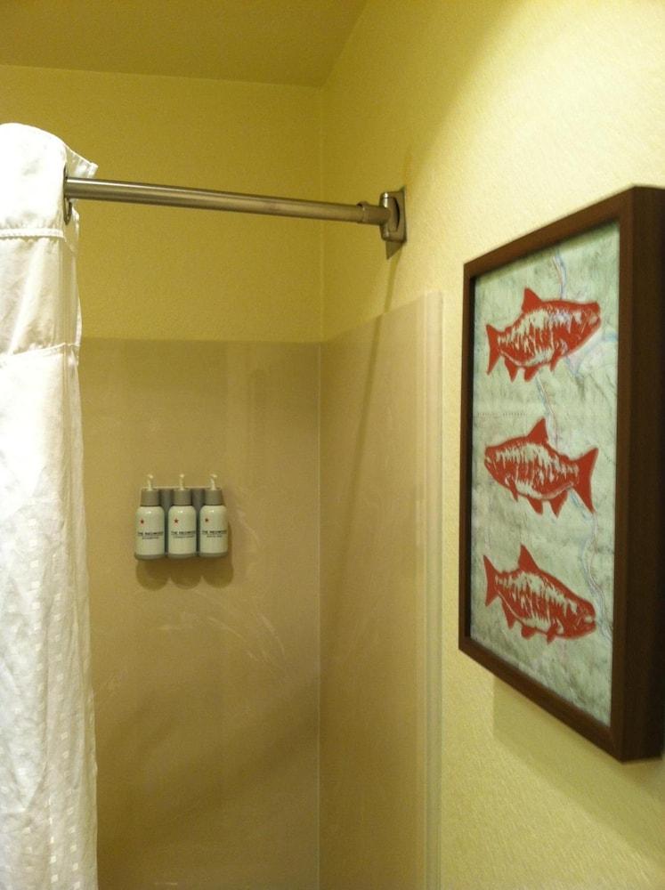 The Redwood Riverwalk, A Boutique Fortuna