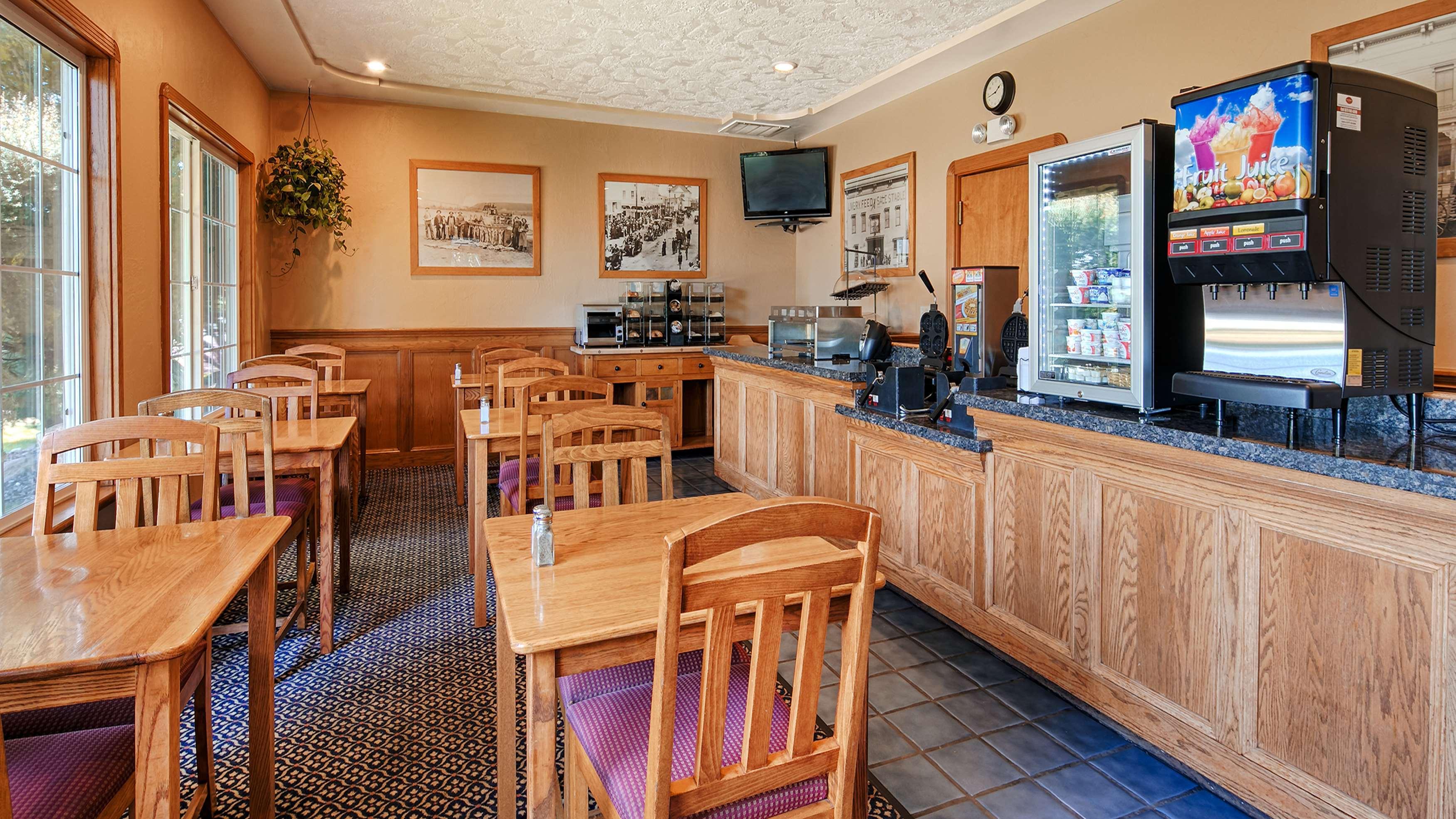 Western Country Hotel 3*