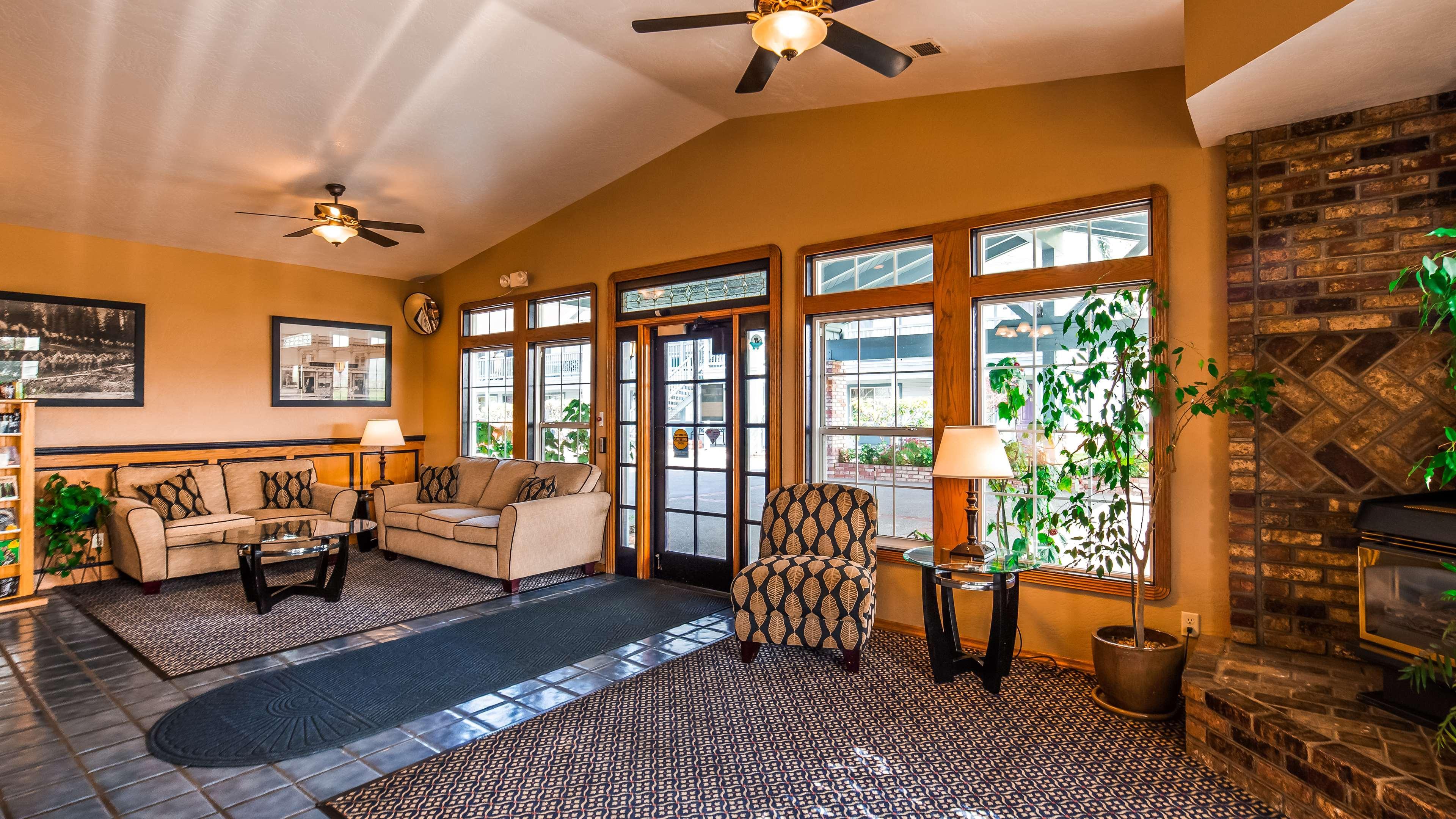 Hotel Western Country 3*