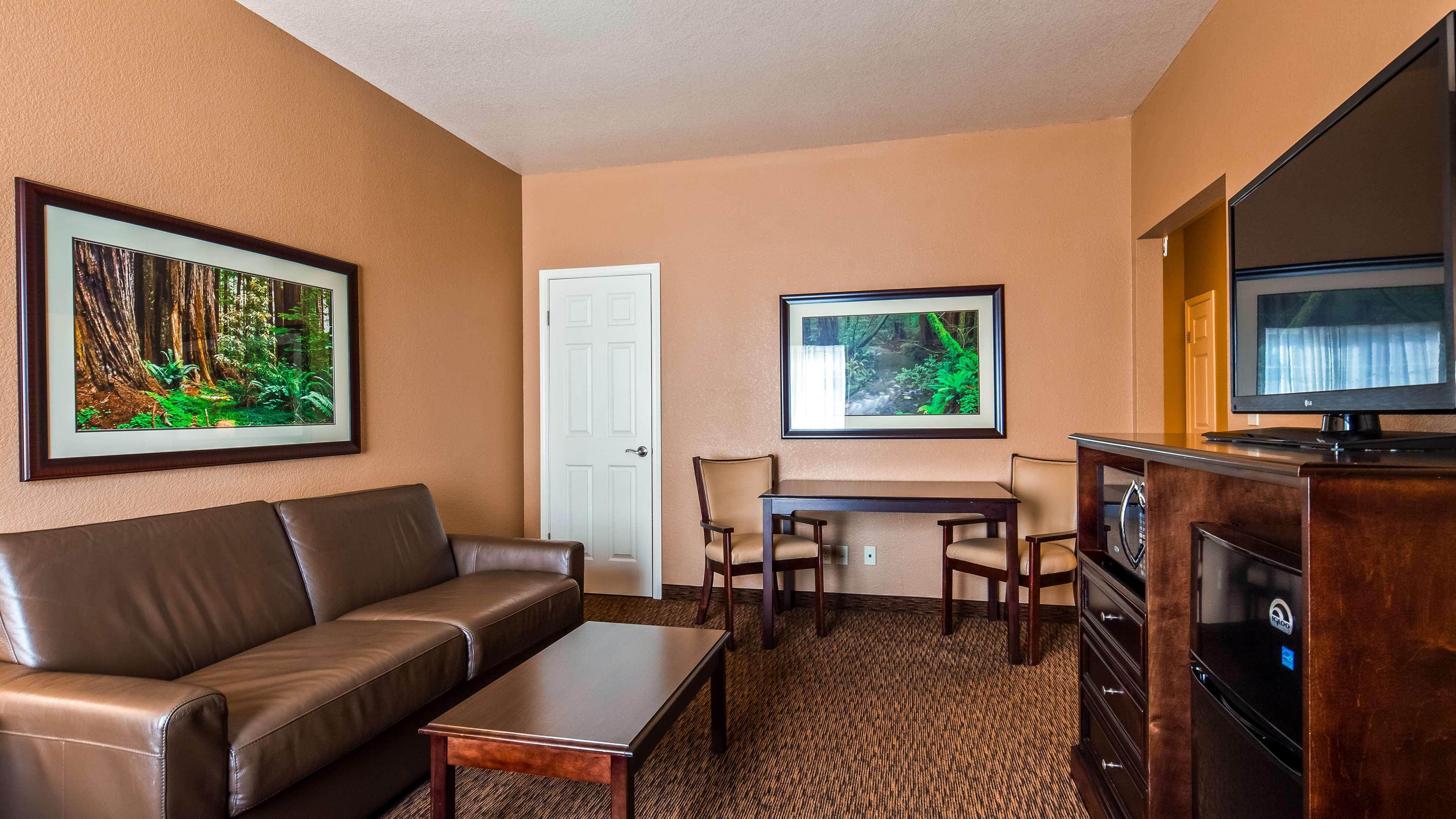 Western Country Hotel 3*