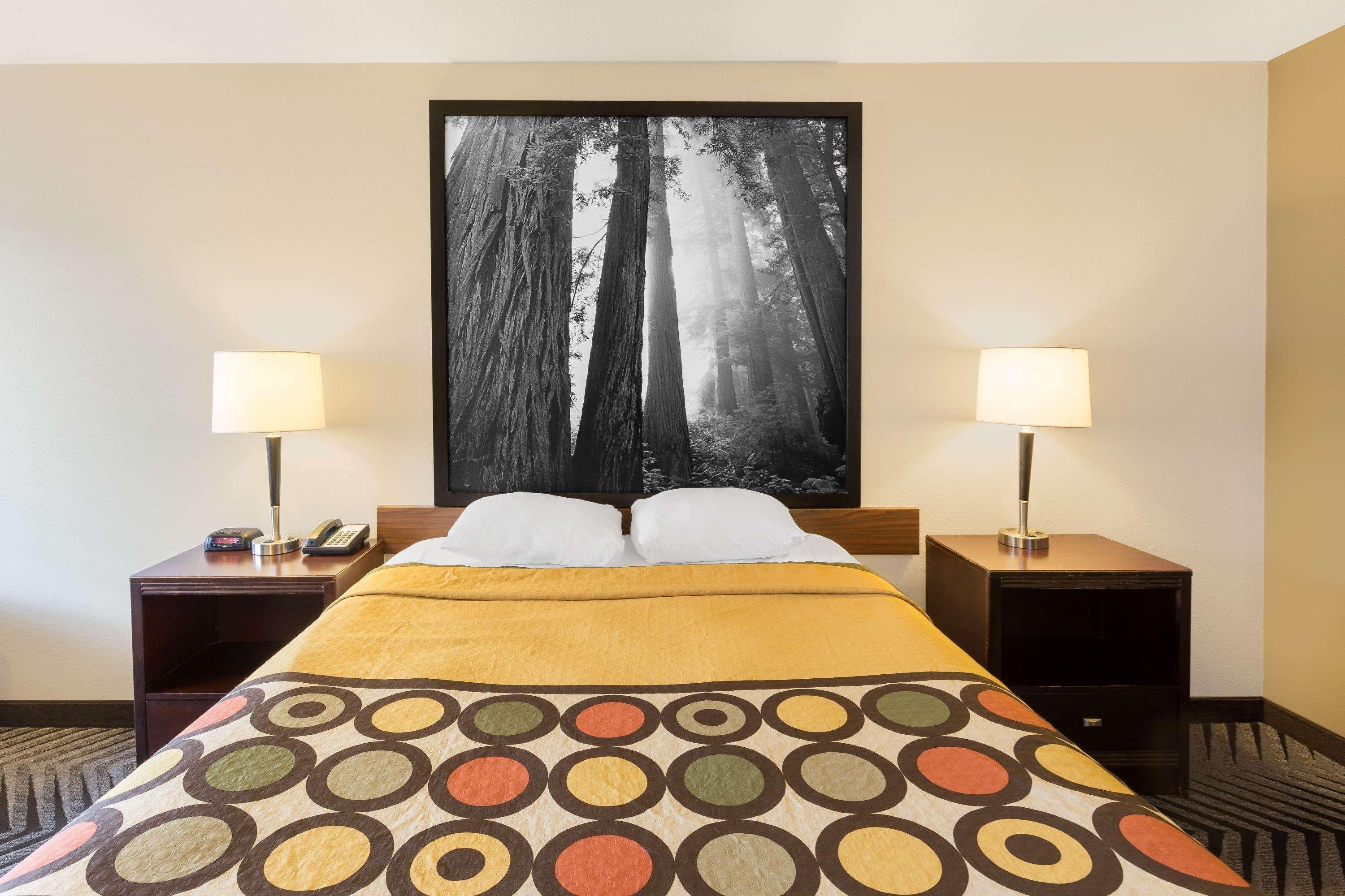 Hotel Super 8 By Wyndham 2*