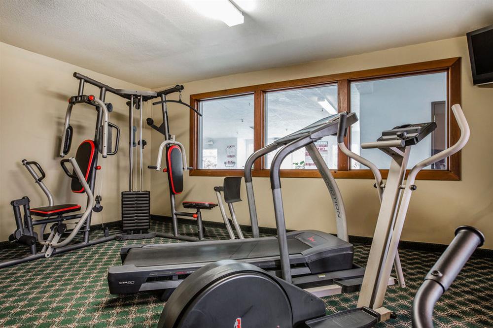 Comfort & Redwood Country Hotel 2*