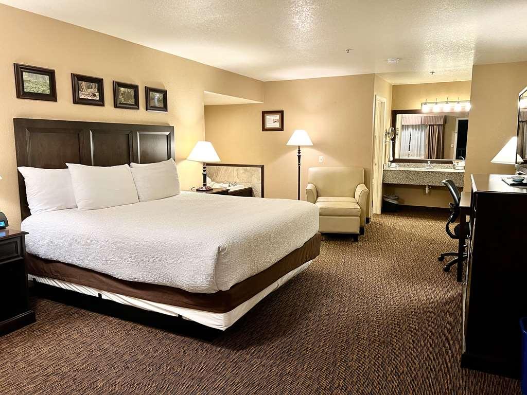 Western Country Hotel 3*