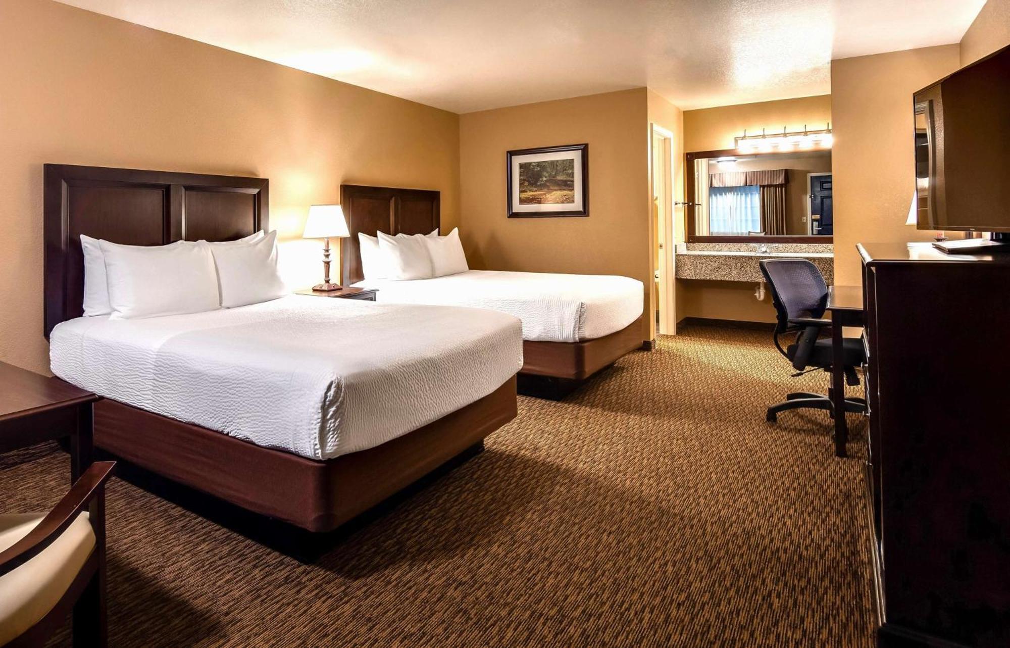 Western Country Hotel 3*