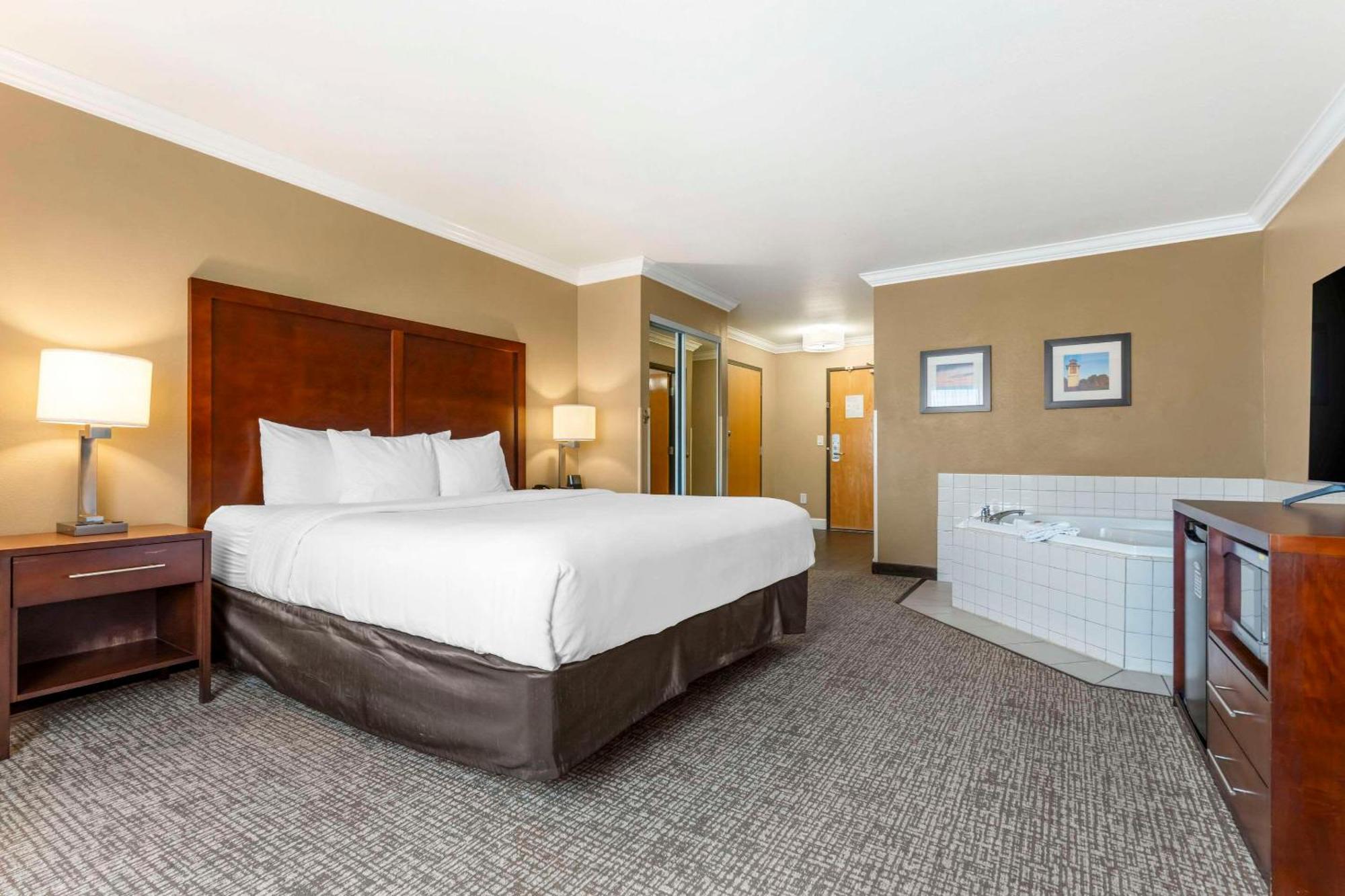 Comfort & Redwood Country 2*