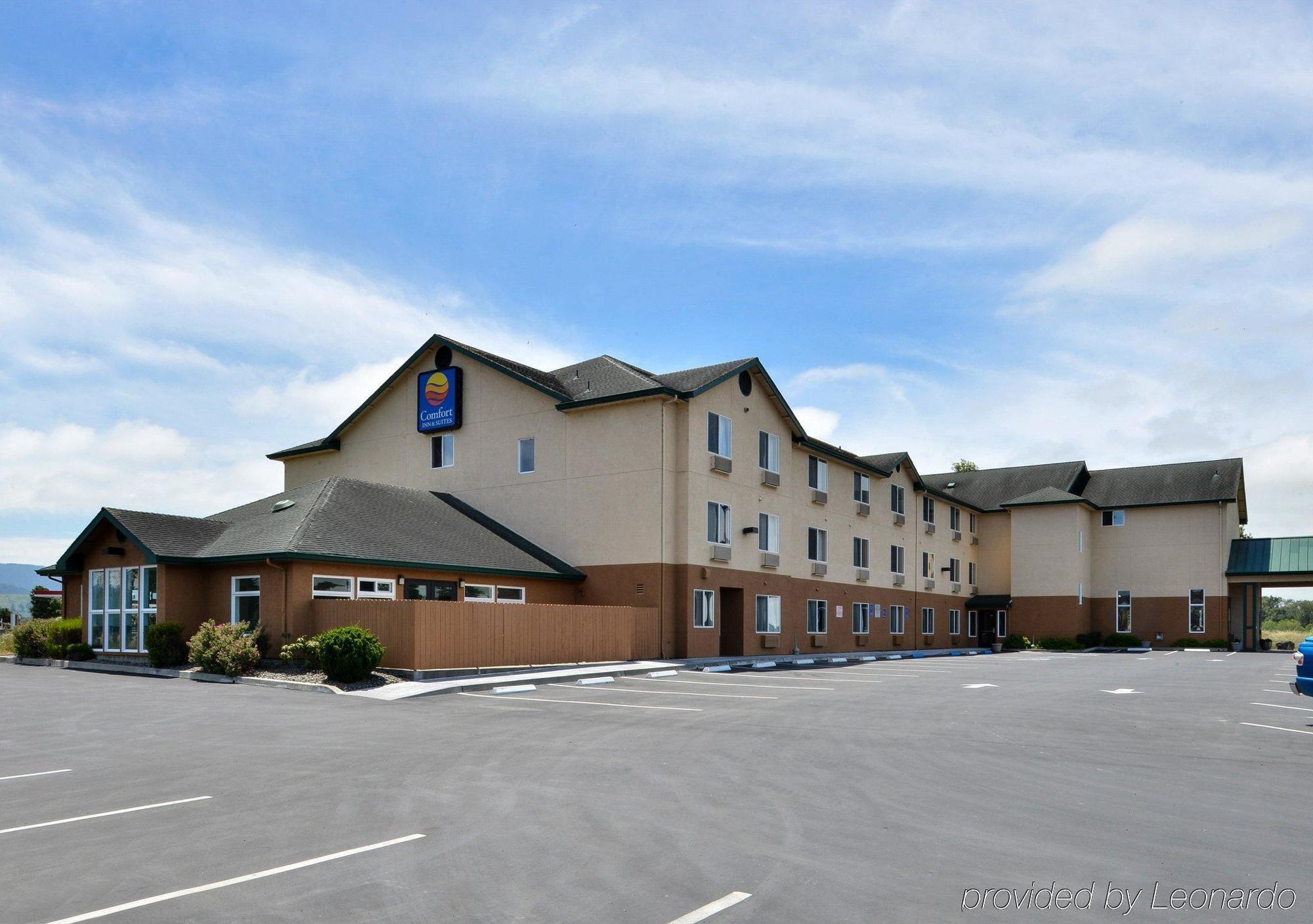 Comfort & Redwood Country Hotel