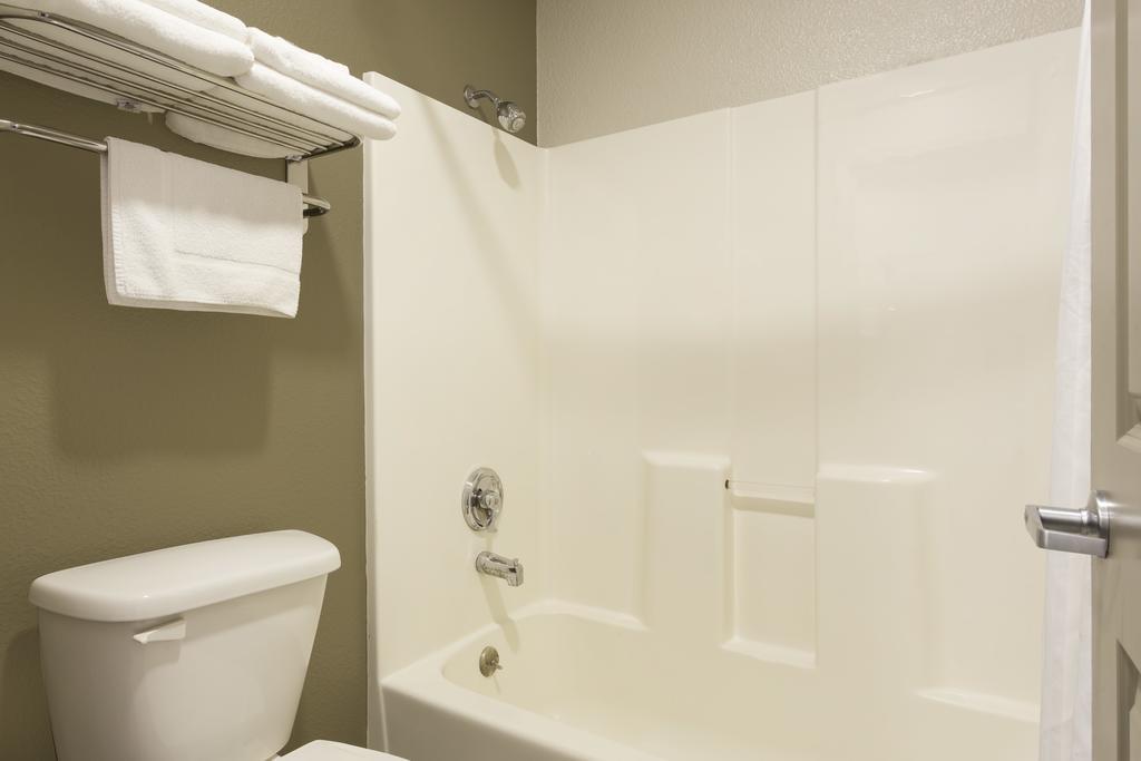 Super 8 By Wyndham Hotel 2*