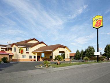 Super 8 By Wyndham Hotel 2*