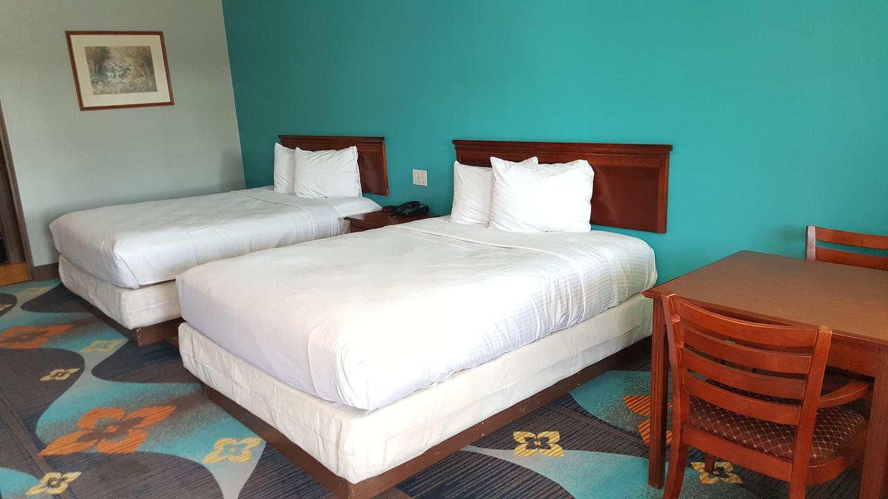 Redwood Inn 2*