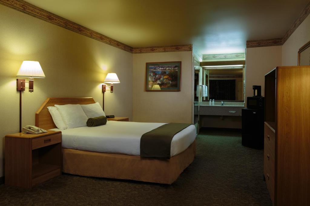 The Redwood Riverwalk, A Boutique 3*