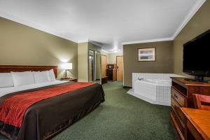 Comfort & Redwood Country Hotel 2*