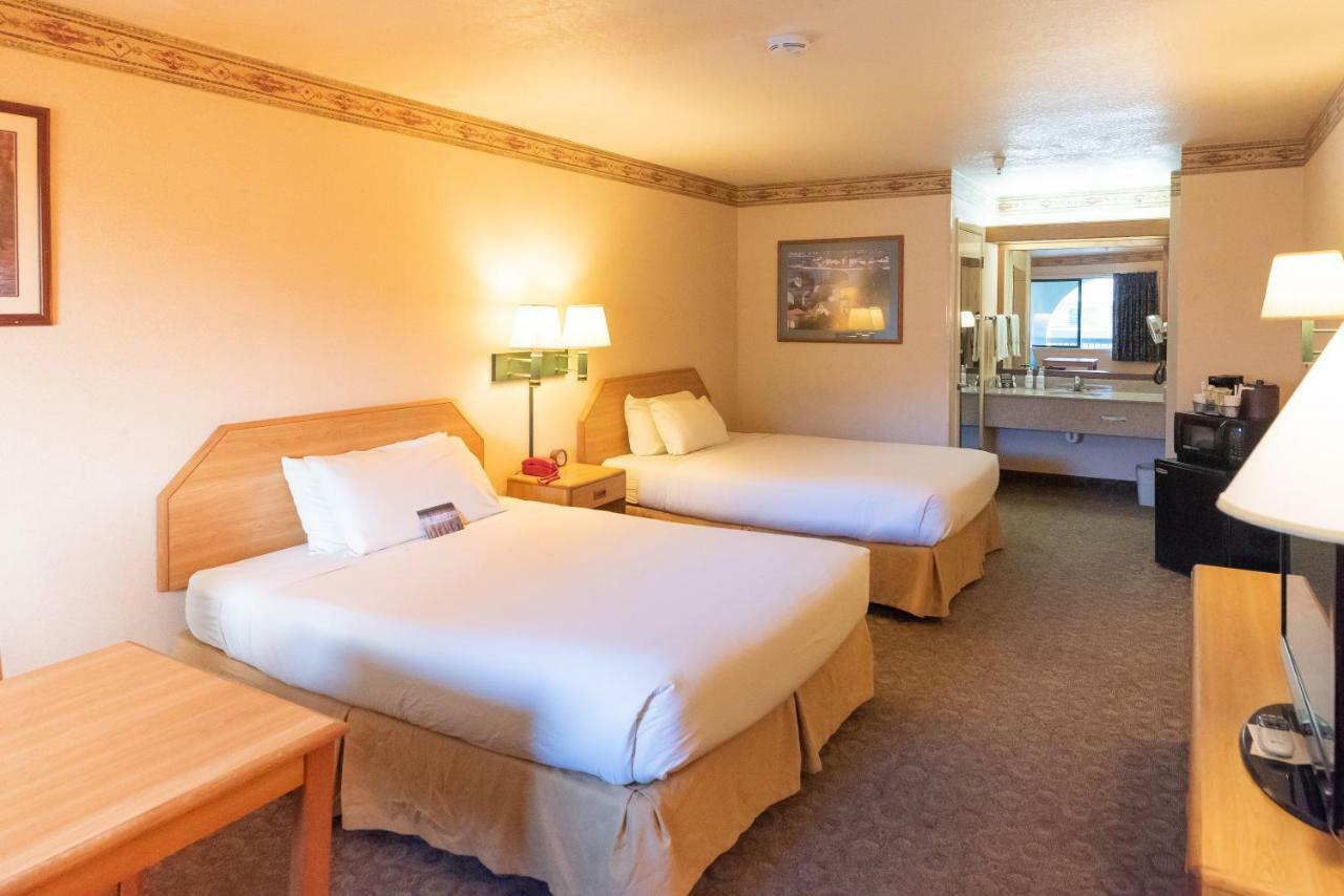 The Redwood Riverwalk, A Boutique 3*