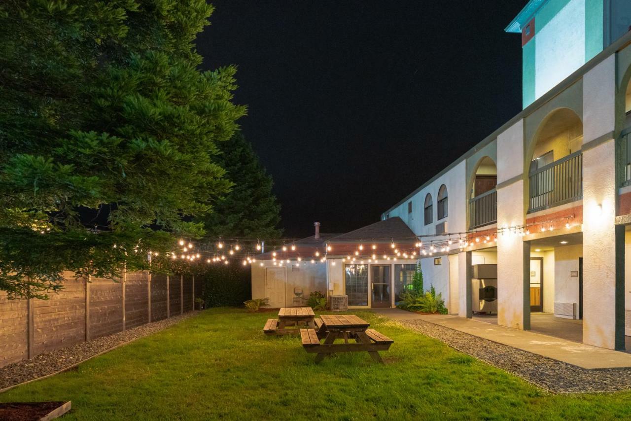 The Redwood Riverwalk, A Boutique 3*