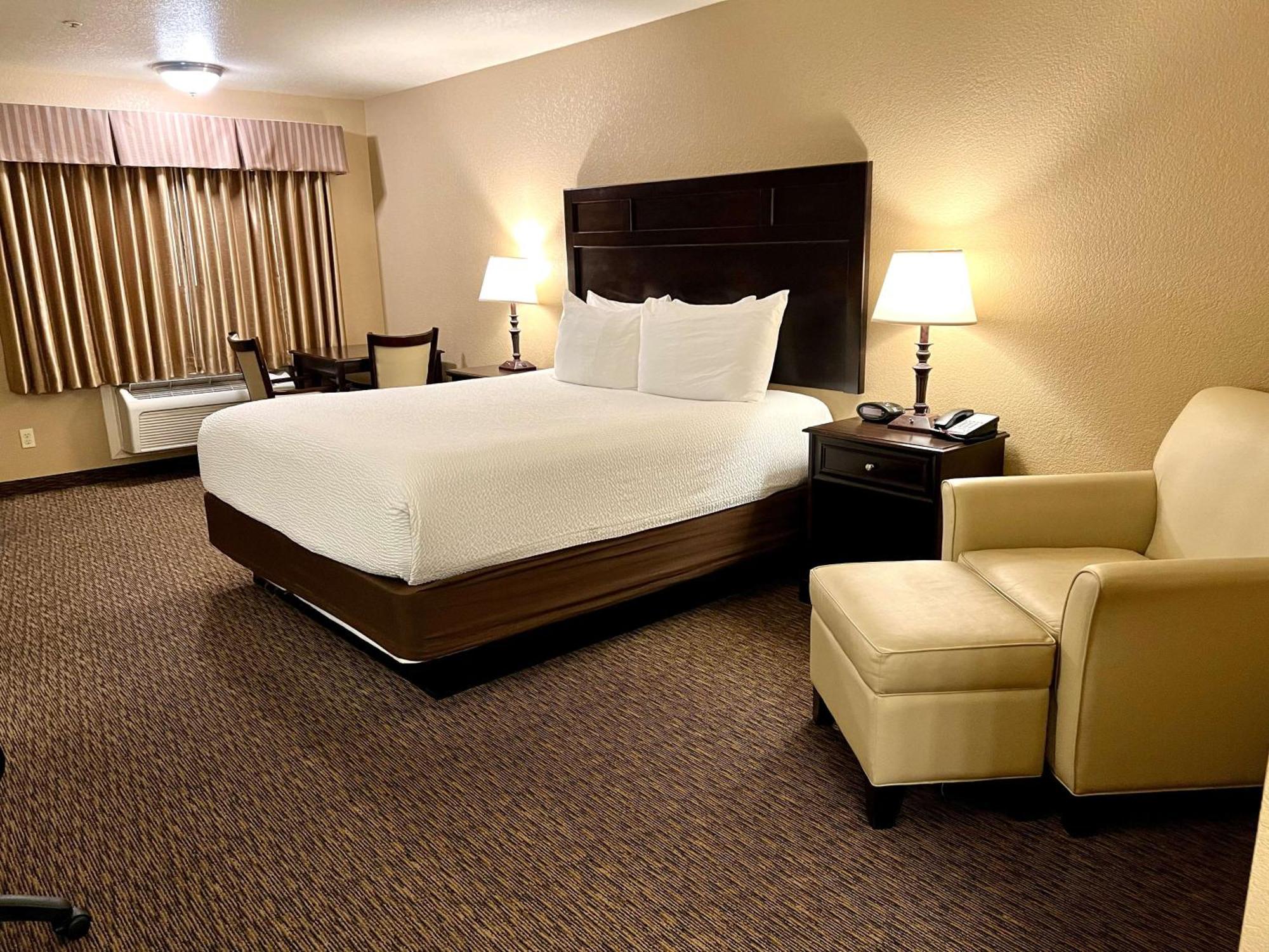 Western Country Hotel 3*