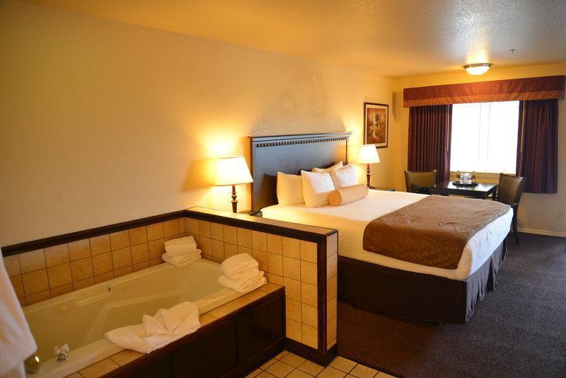 Western Country Hotel 3*